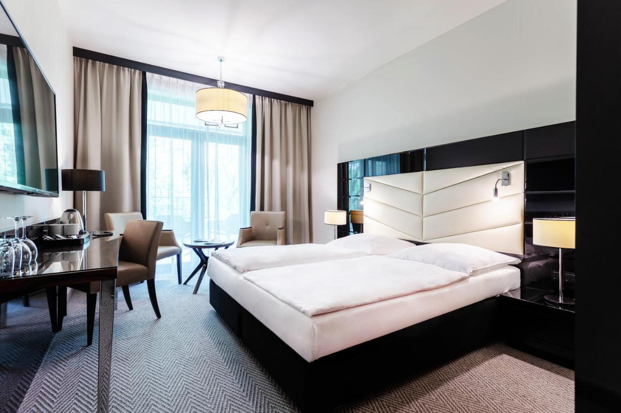 Diune Resort By Zdrojowa Kolobrzeg Exterior photo A room at the Hotel