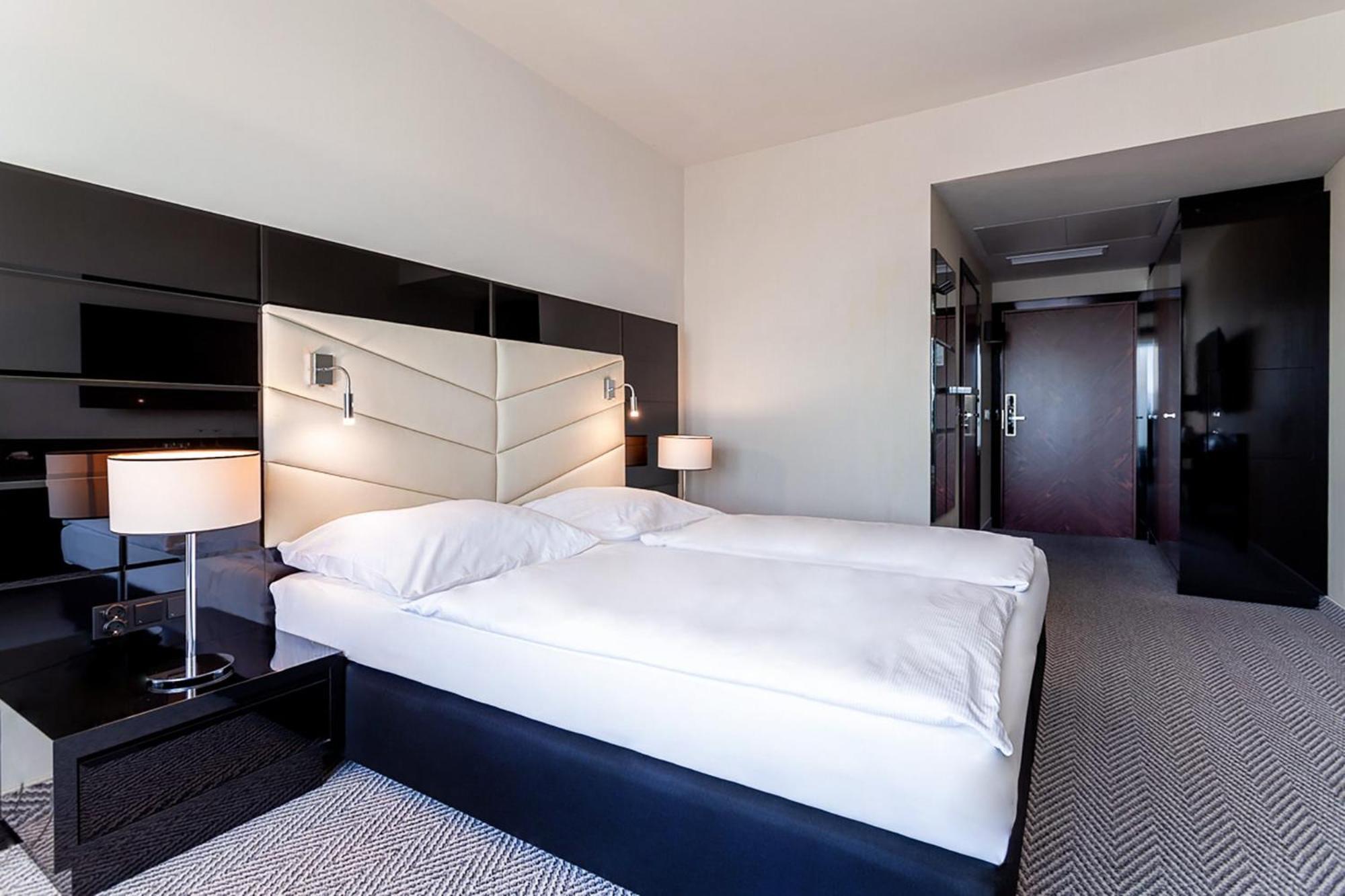 Diune Resort By Zdrojowa Kolobrzeg Exterior photo A room at the hotel