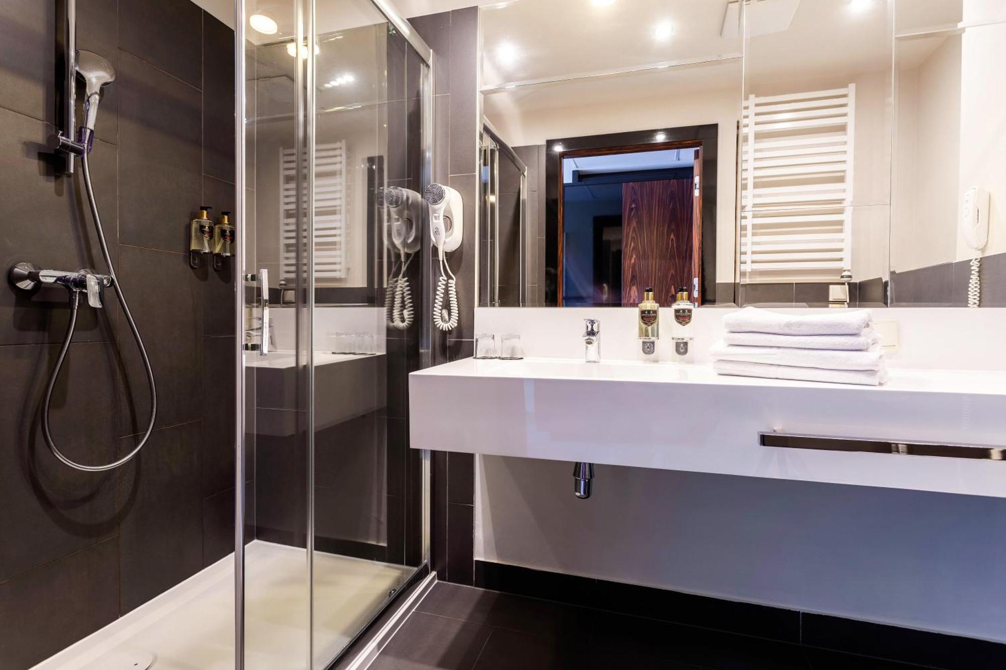 Diune Resort By Zdrojowa Kolobrzeg Exterior photo Bathroom