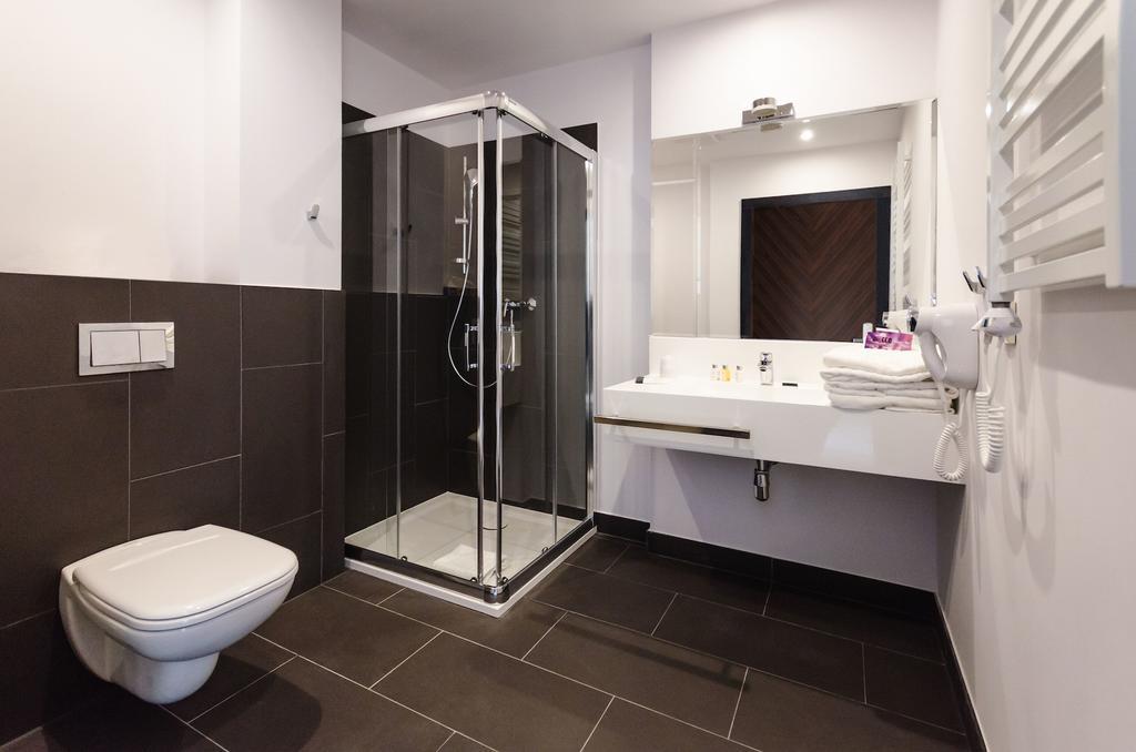 Diune Resort By Zdrojowa Kolobrzeg Exterior photo A shower cubicle