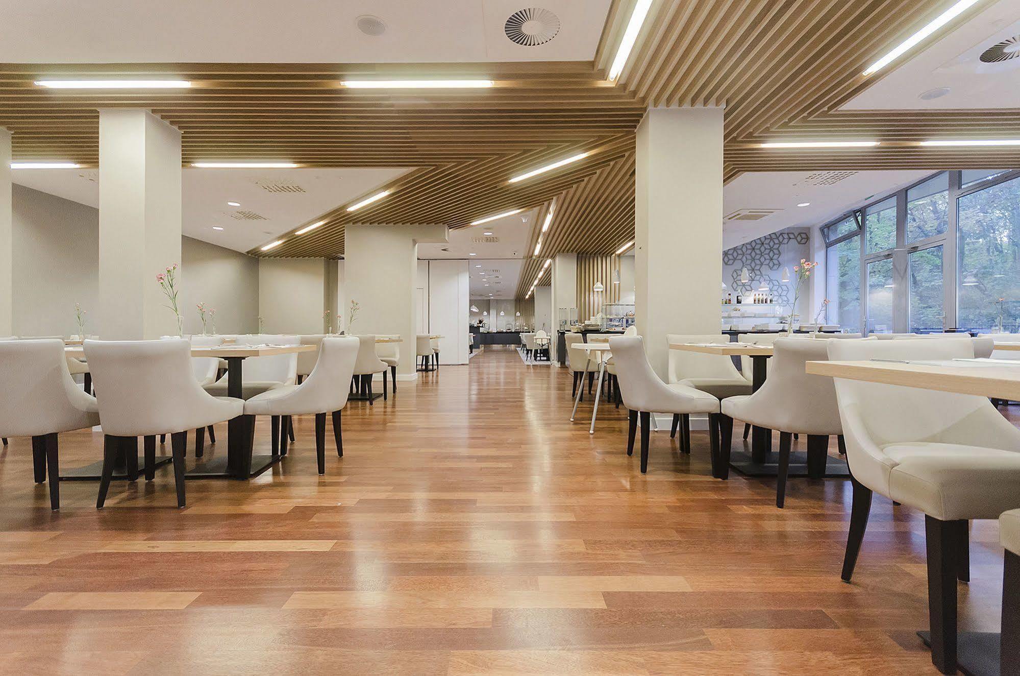Diune Resort By Zdrojowa Kolobrzeg Exterior photo The restaurant