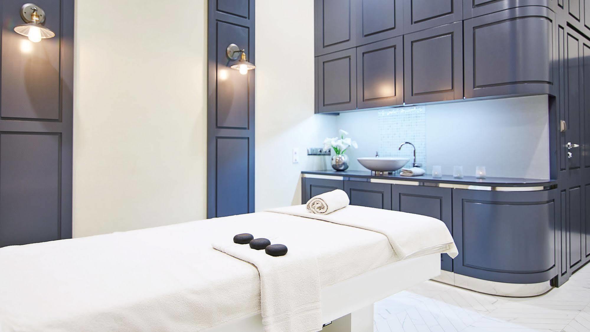 Diune Resort By Zdrojowa Kolobrzeg Exterior photo Treatment room at The Spa at The Ivy Collection